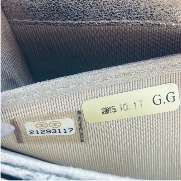 Chanel Authentic quilted wallet on chain - Picture 6 of 13